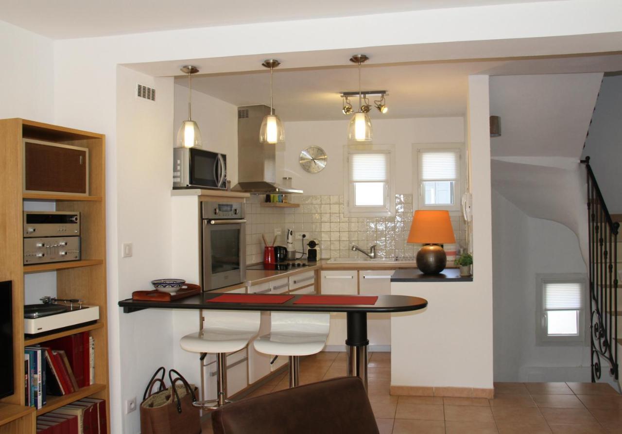 Agreable Maison De Ville Eyragues Exterior foto