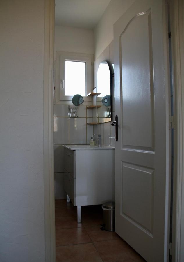Agreable Maison De Ville Eyragues Exterior foto