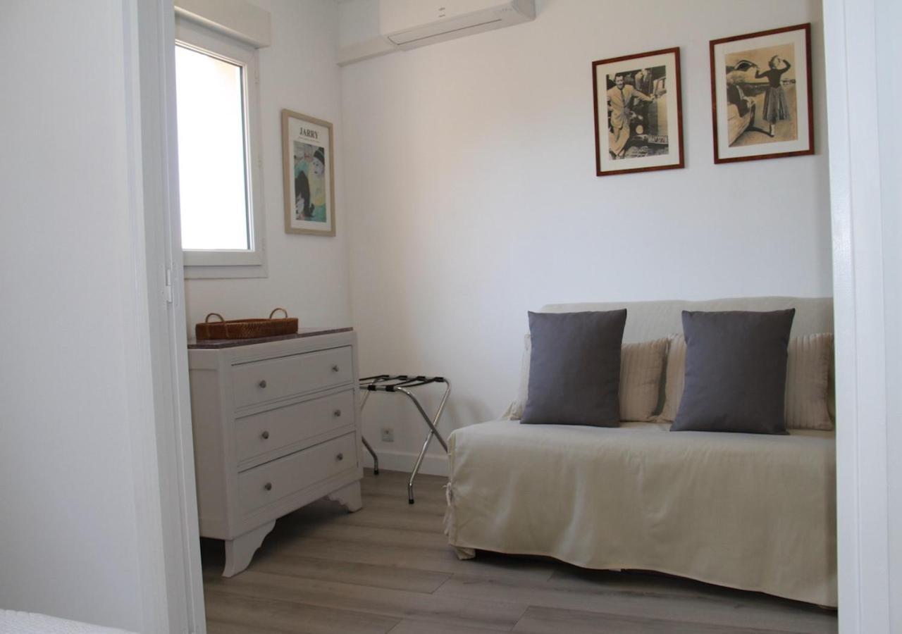Agreable Maison De Ville Eyragues Exterior foto